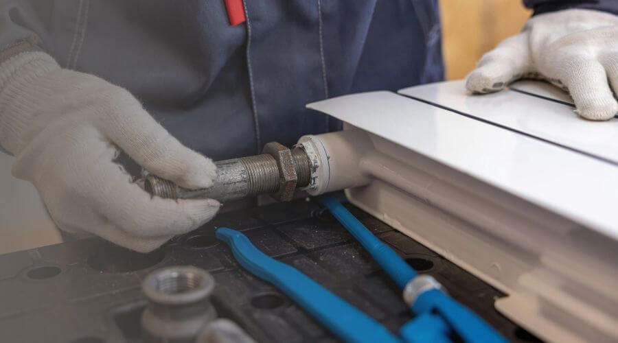 Expert burst pipe repair services in Charenton, LA